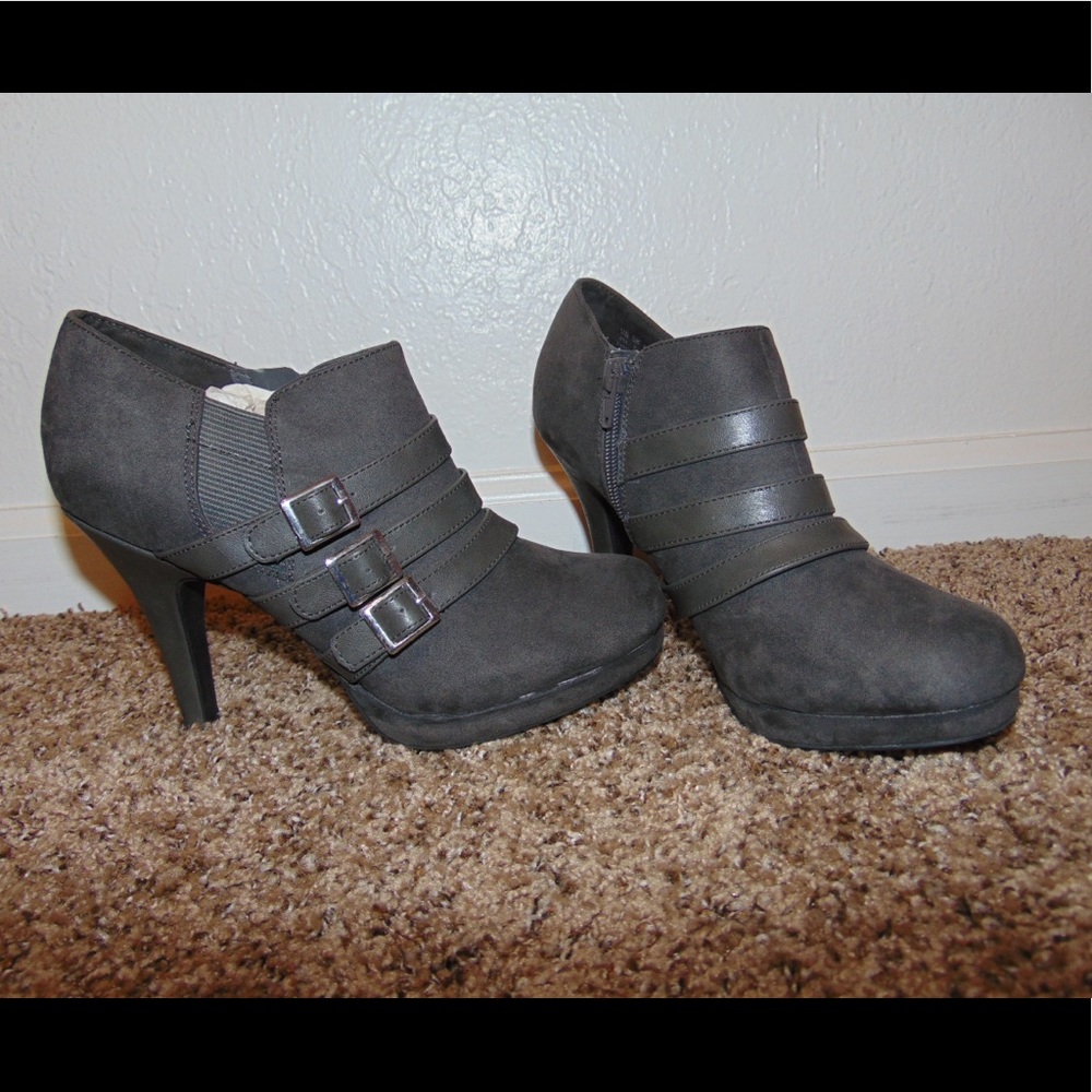 Fergalicious by Fergie gray heeled boots